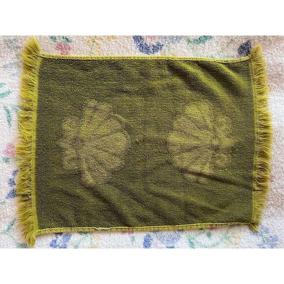 Vintage 1970s Hand Towel - Picture 3 of 3